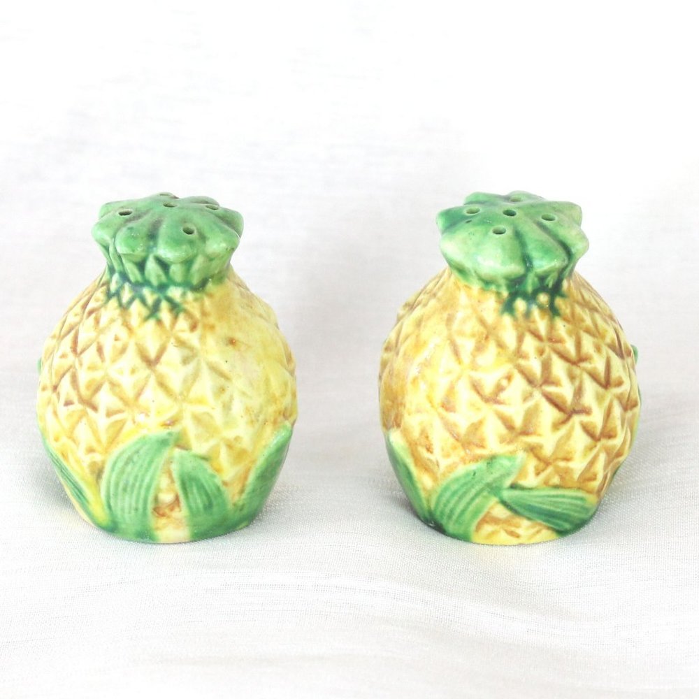 Vintage Pineapple Salt and Pepper Shakers Japan Miniatures Ceramic Kitchen DC45